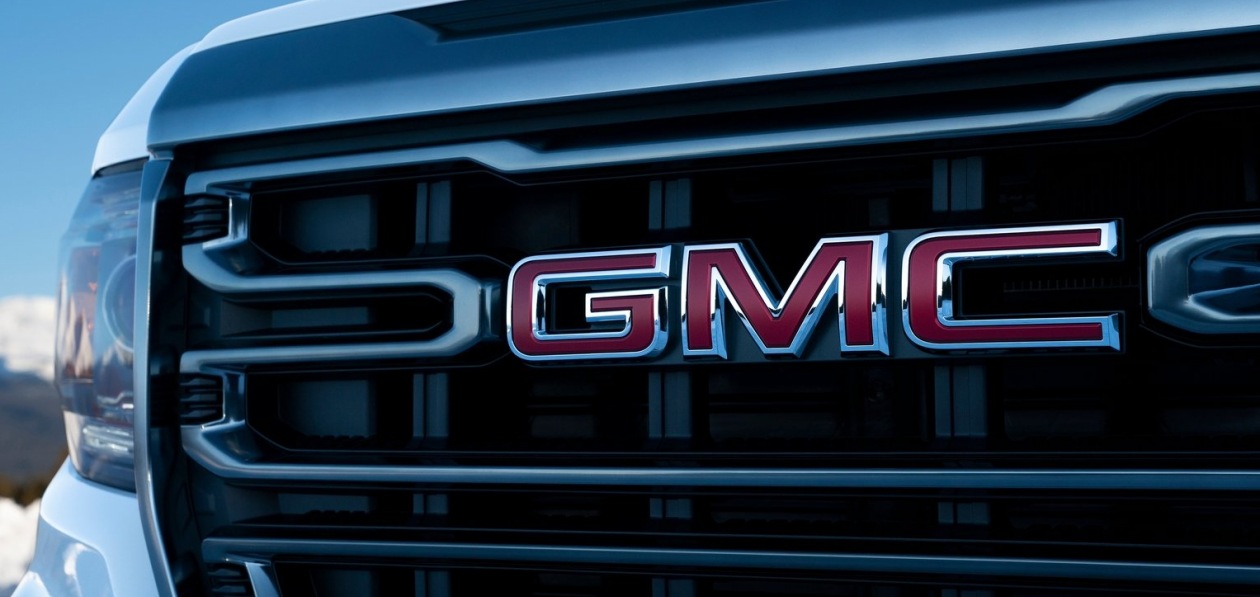 На заводах GM застряла почти сотня тысяч машин из-за нехватки запчастей