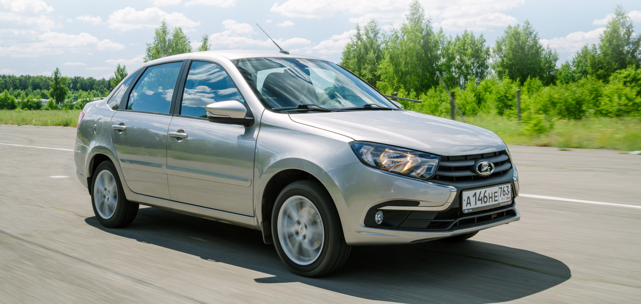 Пять популярных автомобилей подешевели в России в июле