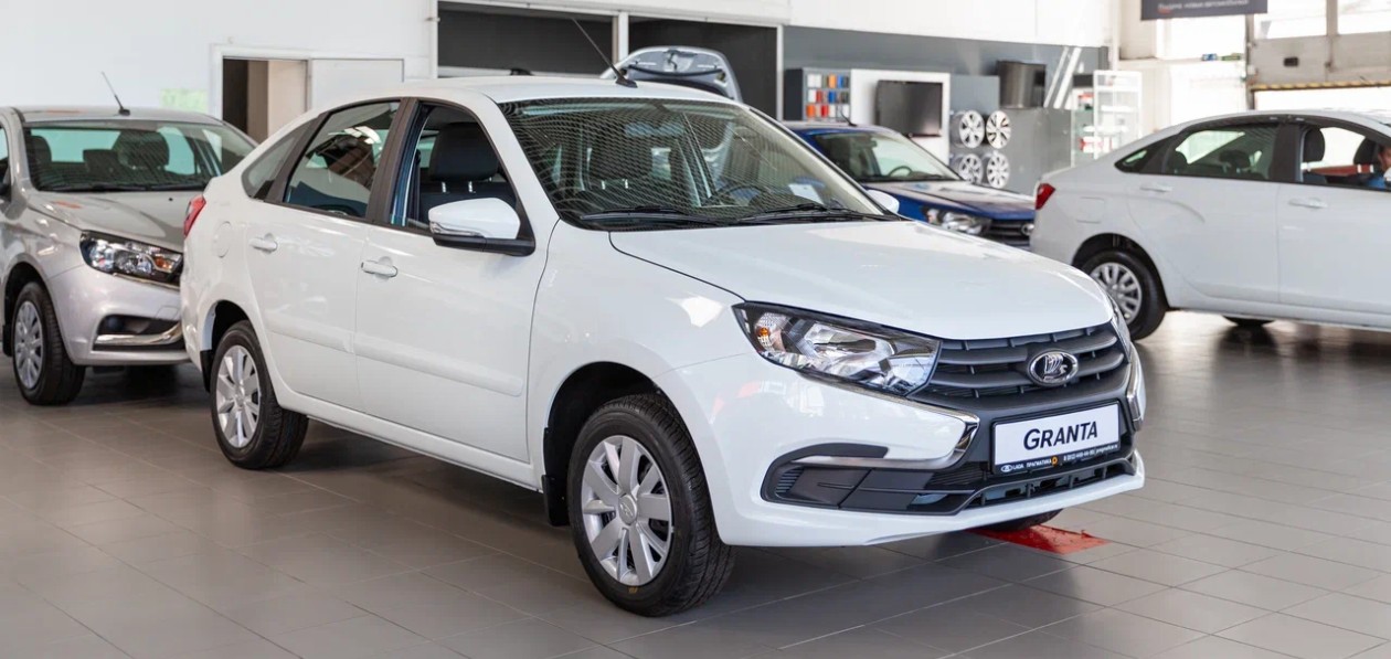 Петербургский авторынок не спешит с восстановлением