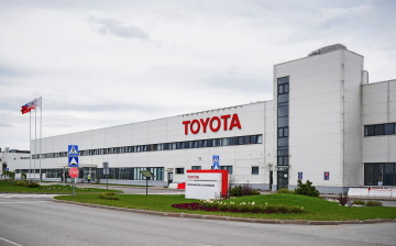 Toyota закрывает завод в России