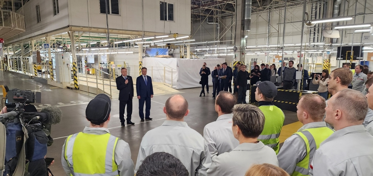 Все необходимое – из дружественных стран: АвтоВАЗ начал осваивать площадку Nissan в Санкт-Петербурге