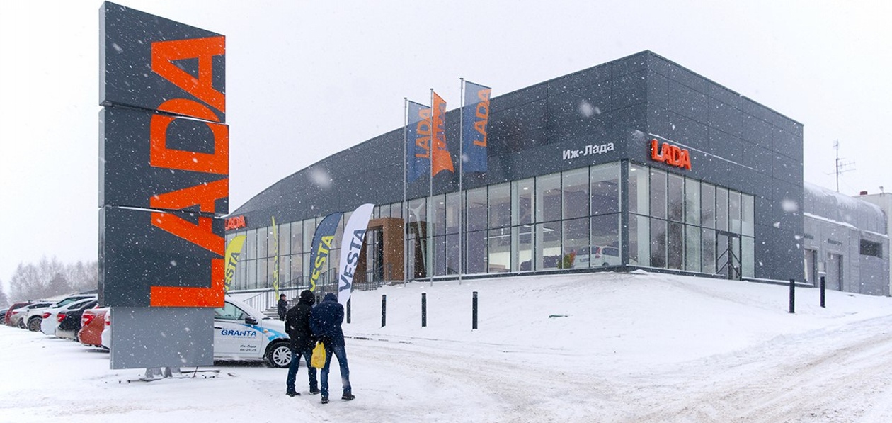 Российский авторынок упал на 59% по итогам 2022 года