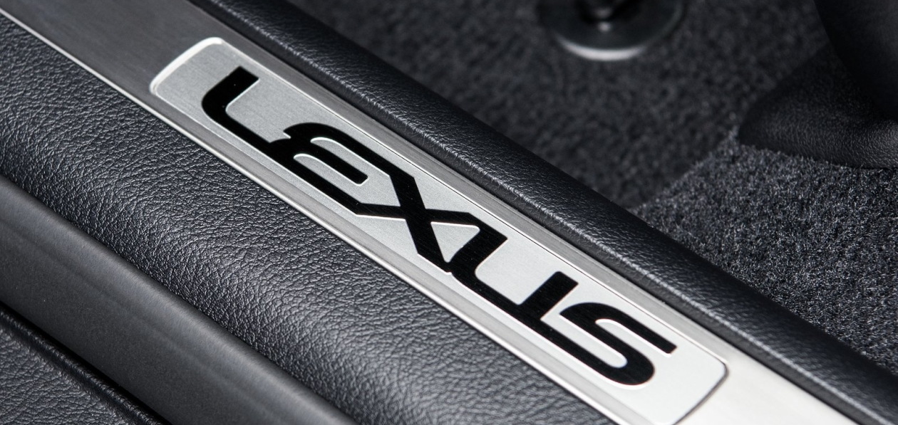 Lexus отзывает еще 8,3 тыс. автомобилей в России из-за угрозы возгорания