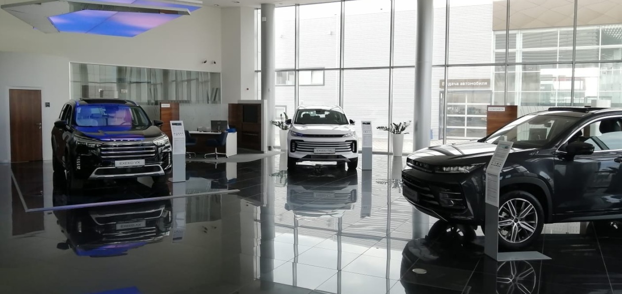 Российский авторынок начал год с падения на 47%
