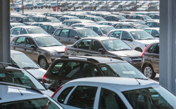 Продажи автомобилей с пробегом в РФ за год упали на 18,8%, в плюсе только Чечня