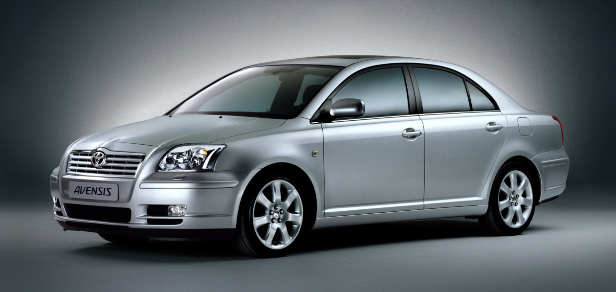 Toyota отзывает 22,7 тыс. Avensis в России