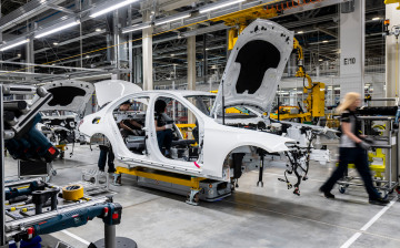 Российский завод Mercedes сменил владельца