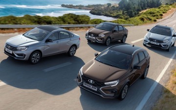 АвтоВАЗ опроверг информацию об остановке производства Lada Vesta