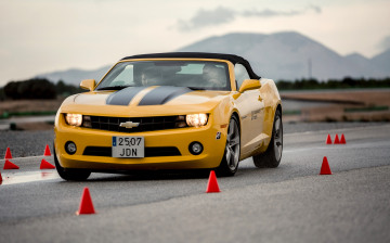 Грузия ограничила поставки автомобилей в Россию