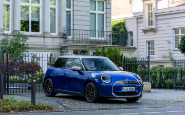 BMW вложит 600 млн фунтов стерлингов для электрификации завода Mini