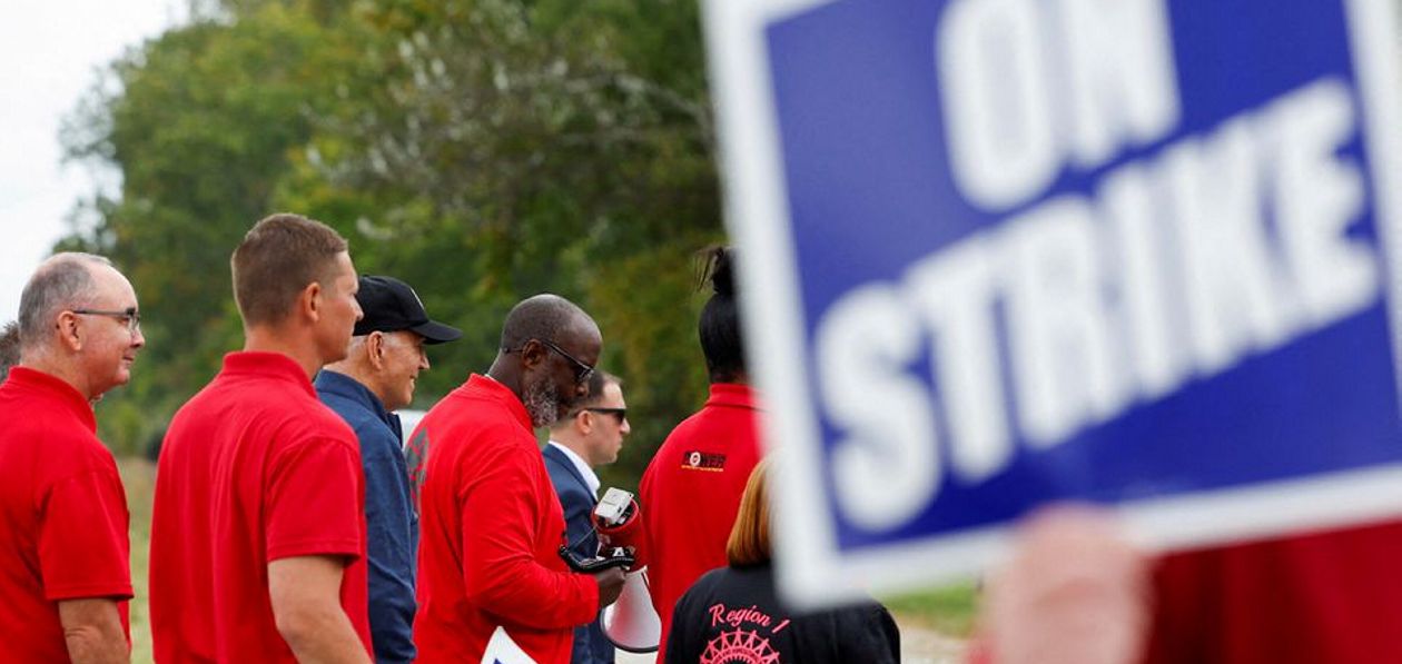 Mack Trucks не попала под волну забастовок