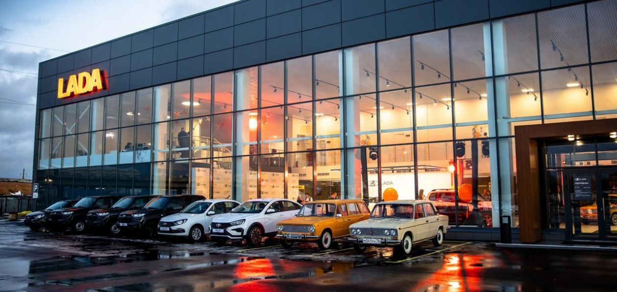 В Санкт-Петербурге открылся дилерский центр «АвтоВАЗа»