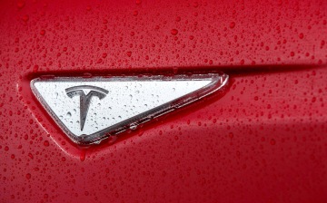 Свыше 2 миллионов электромобилей Tesla попали под отзыв