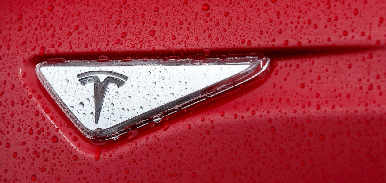 Свыше 2 миллионов электромобилей Tesla попали под отзыв