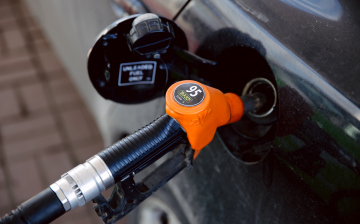 Власти призывали нефтекомпании не повышать цены на АЗС