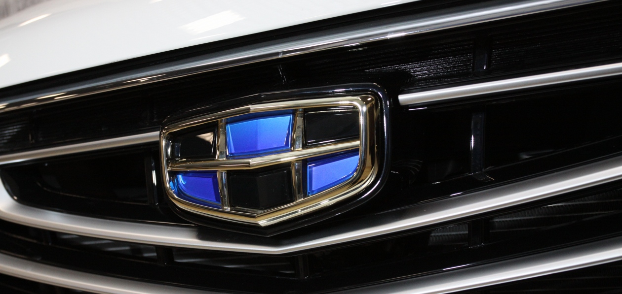 Продажи новых легковых автомобилей и LCV в Петербурге выросли почти на 50%