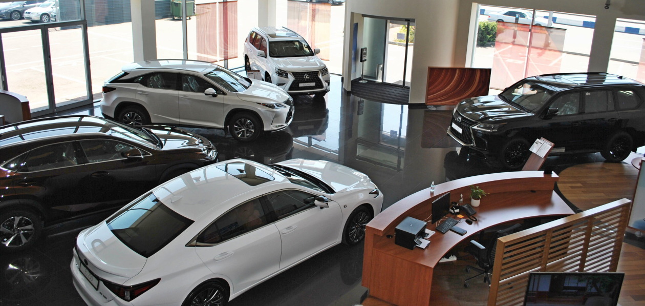 За год россияне потратили на автомобили около 9 трлн рублей