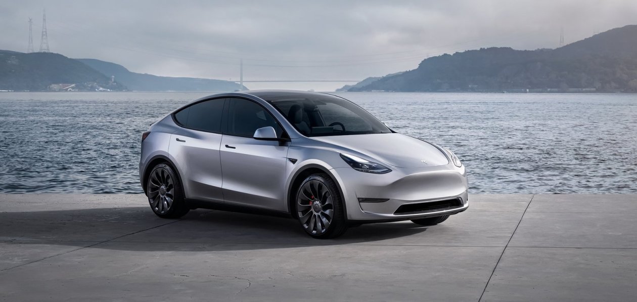 Почти 2 млн электромобилей Tesla попали под отзыв в США