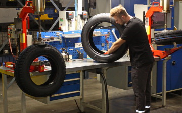 Российские автомобилисты активно раскупают шины для «легковушек»