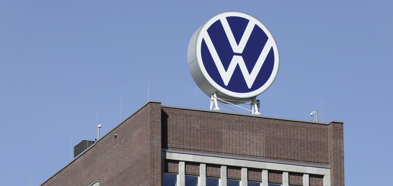 Volkswagen может закрыть три завода и сократить десятки тысяч сотрудников