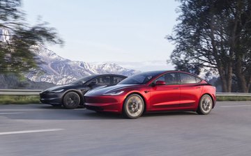 Почти 700 тысяч электромобилей Tesla попали под отзыв в США