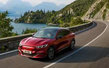 Ford отзывает более 330 тыс. автомобилей в США