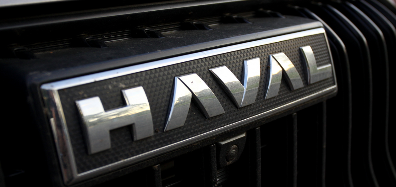 Продажи новых автомобилей в Петербурге снизились почти на треть