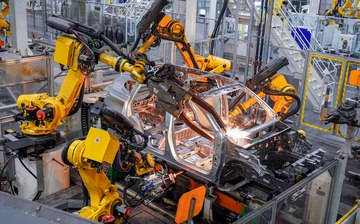 На заводе «АГР» сварили более 200 предсерийных кузовов Tenet