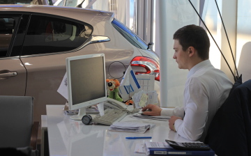 Рынок новых легковых машин в РФ за 10 месяцев едва перевалил за 1 млн единиц