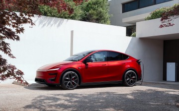 Tesla отказывается от использования китайских комплектующих