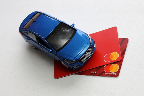 Емкость авторынка: из кошельков россиян пропали почти 4,5 трлн рублей