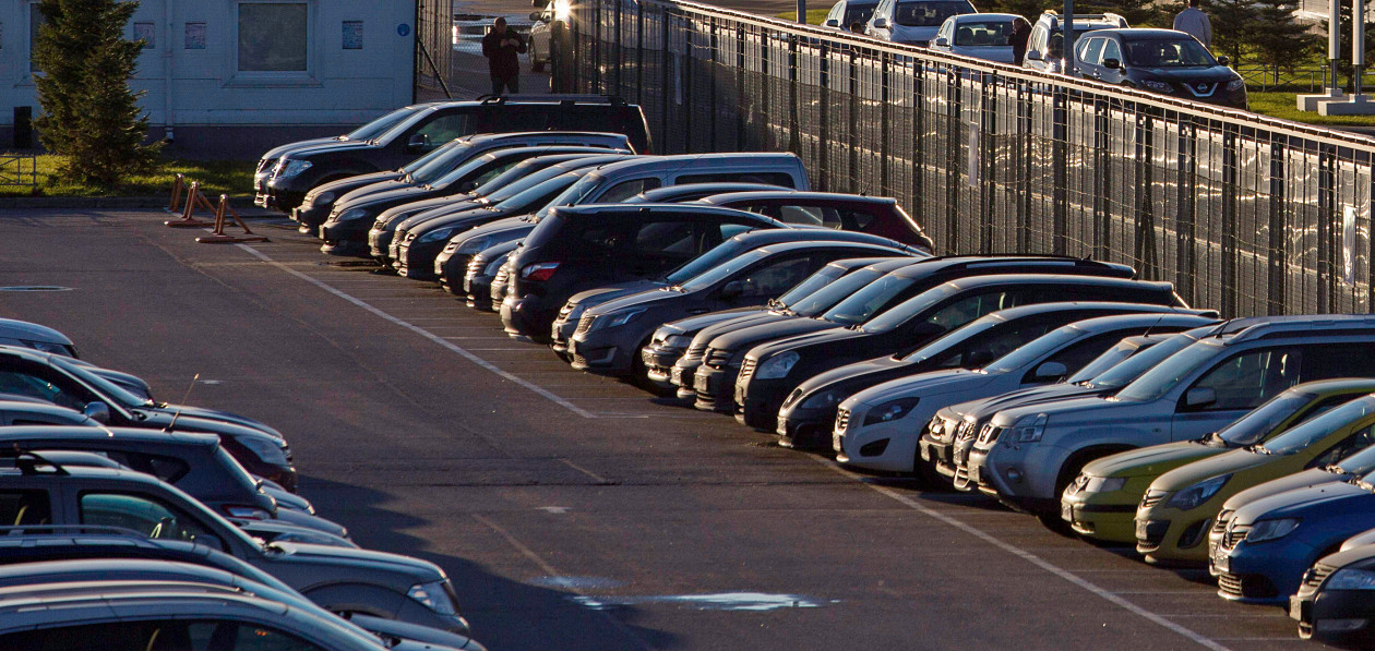 Доля машин старше 10 лет в автопарке РФ достигла почти 70%