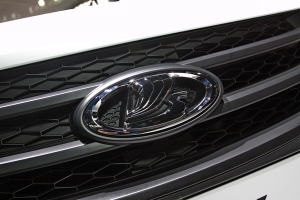 Стало известно, сколько новых «легковушек» продали в России за месяц