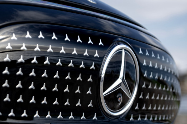 Электромобили Mercedes поедут на корейских аккумуляторах