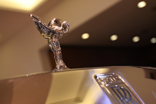 Продажи новых люксовых автомобилей в РФ выросли более чем на треть