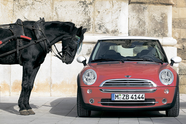 BMW Group отмечает 25-летие современных моделей Mini