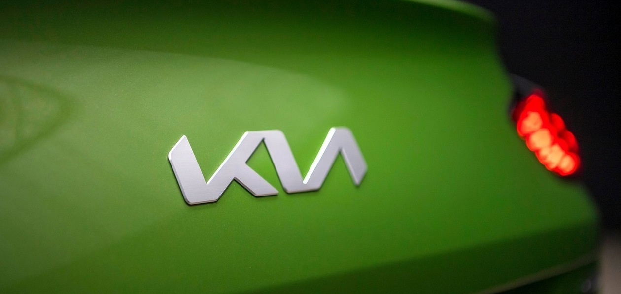 Названы самые популярные автомобили старше 15 лет в Петербурге