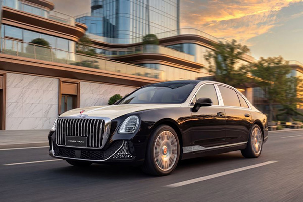 Hongqi представит на ПМЭФ седан Guoya