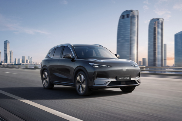 В Петербурге перестали продавать новые Geely EX5