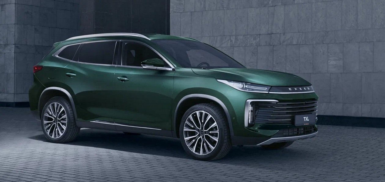 Продажи премиальных автомобилей в РФ выросли на треть