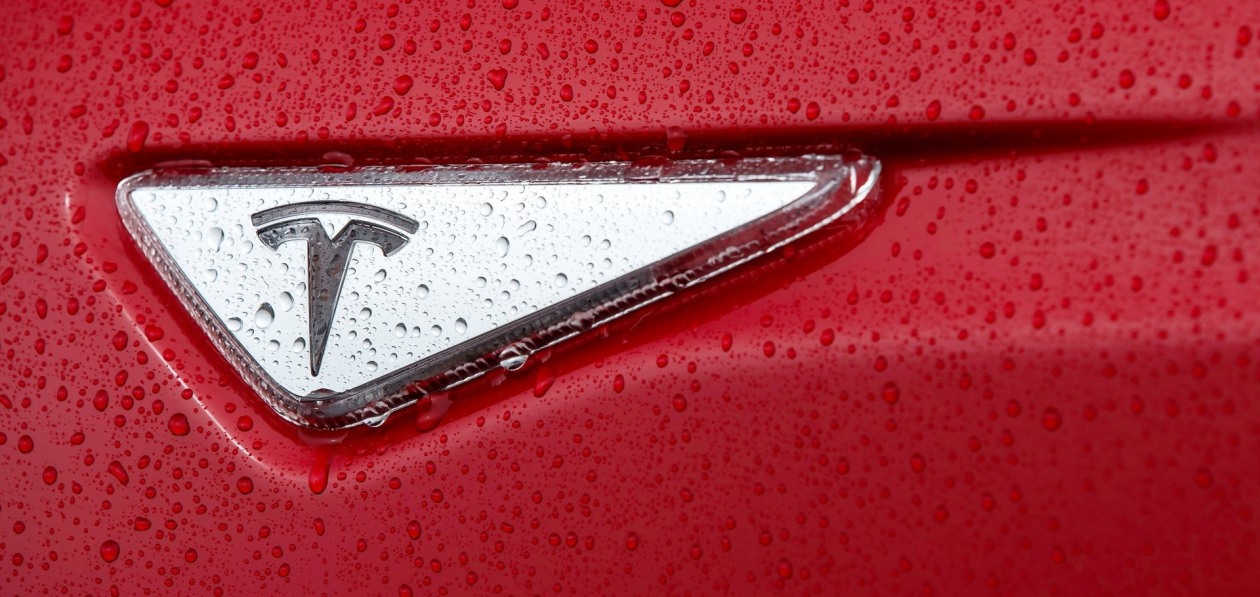 В США начали расследовать проблемы с подвеской на электромобилях Tesla