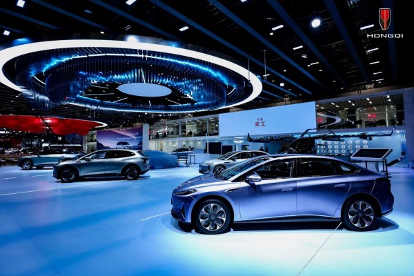 Hongqi первым в мире получит сверхбыструю зарядку от BYD