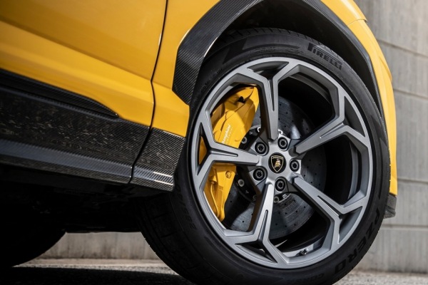 Lamborghini в России готова побить рекорд 2021 года