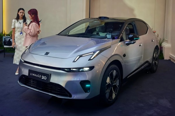 Новый Lynk & Co 02 вызвал ажиотаж в Китае