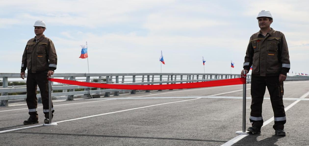 Россия и КНДР открыли автомобильный мост через реку Туманную