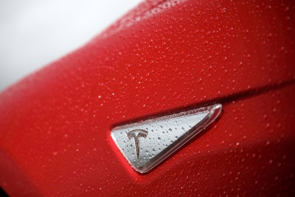 Продажи Tesla в России рухнули на 60%