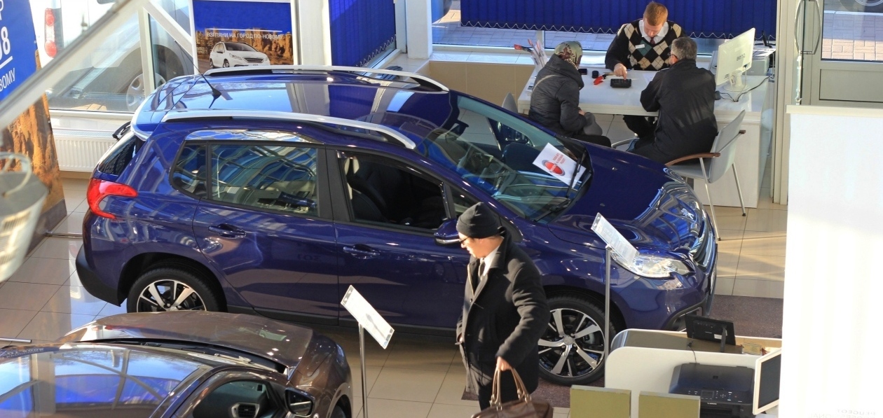 Рынок автокредитования в сентябре продолжил падение