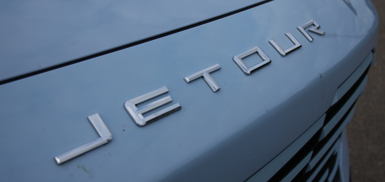 Jetour переедет в Петербург под брендом Votour