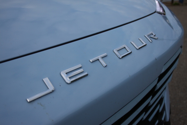 Jetour переедет в Петербург под брендом Votour