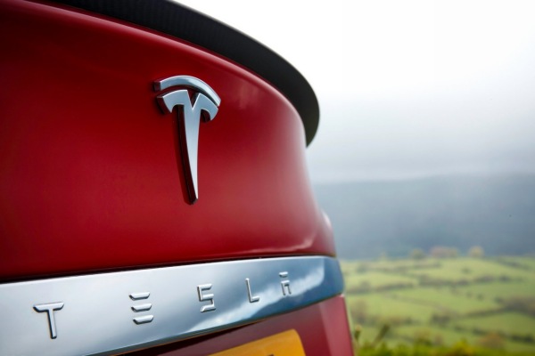 Илон Маск допустил слияние SpaceX и Tesla